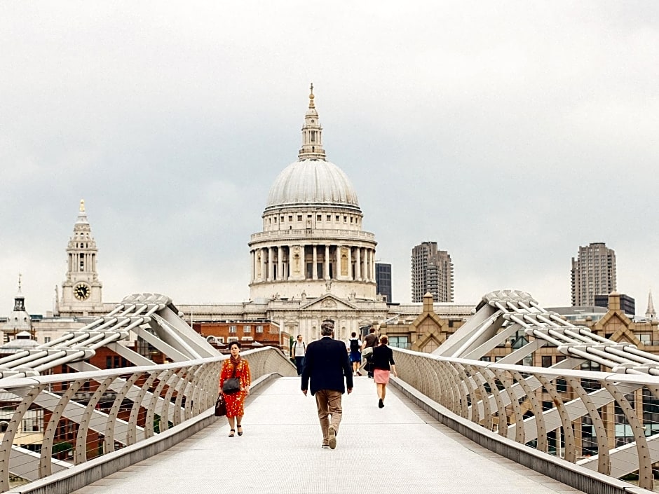 London Queens Apartments