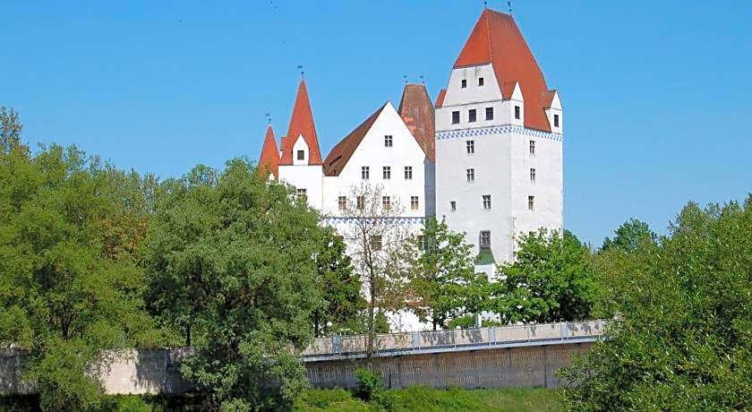 Kult Hotel