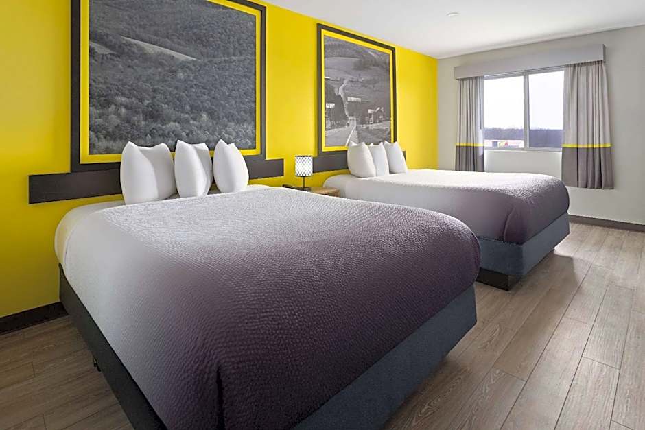 Super 8 by Wyndham Hazleton