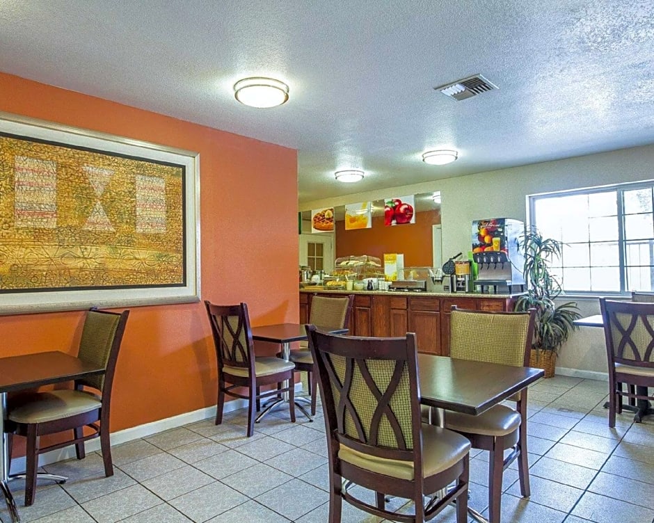 Quality Inn & Suites Lathrop