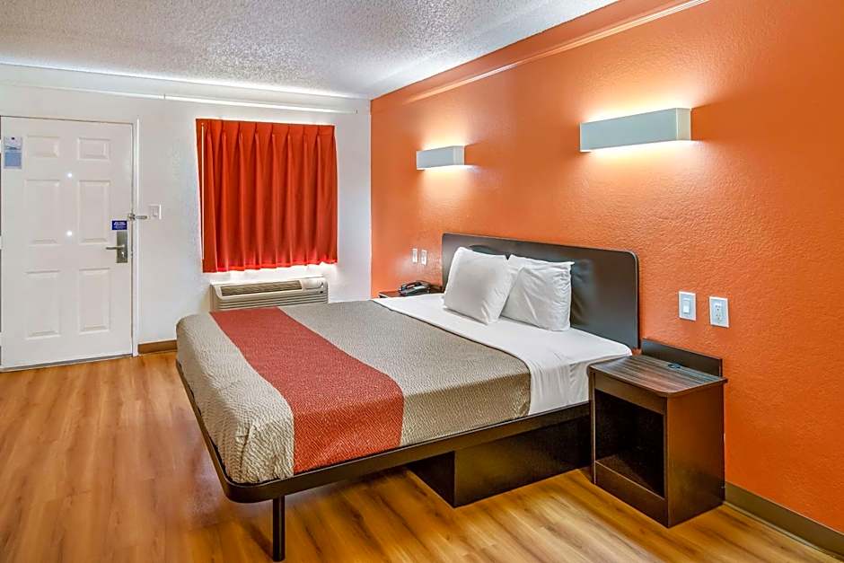 Motel 6 Euless - DFW West