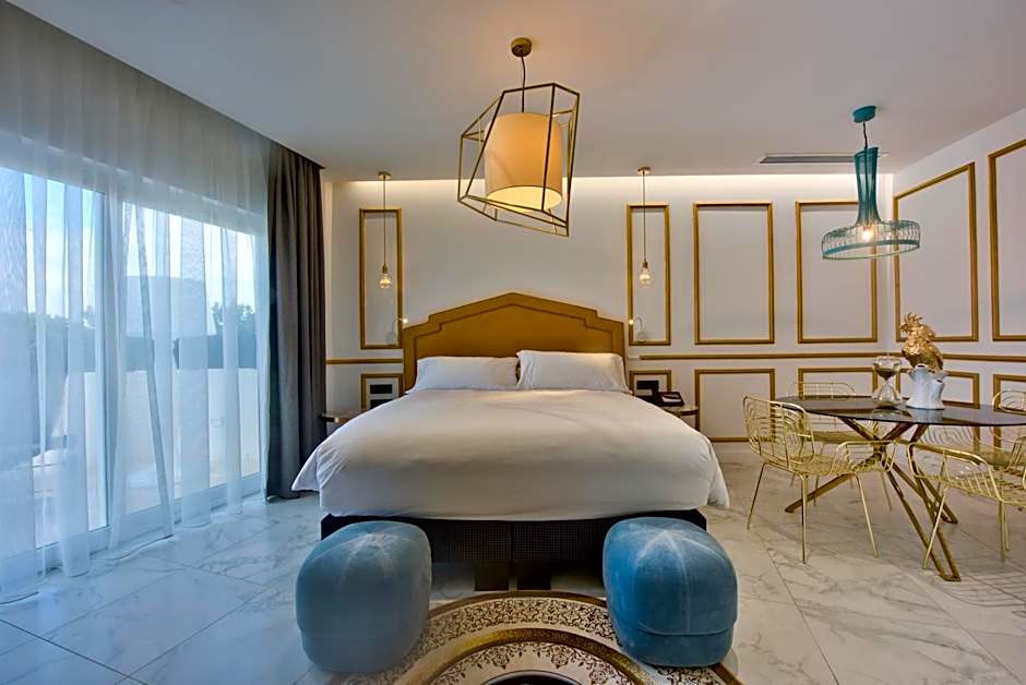 HOLM Boutique & SPA - IK Collection