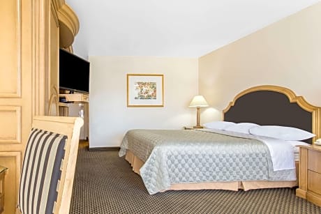 King Room with Courtyard View - Non-Smoking
