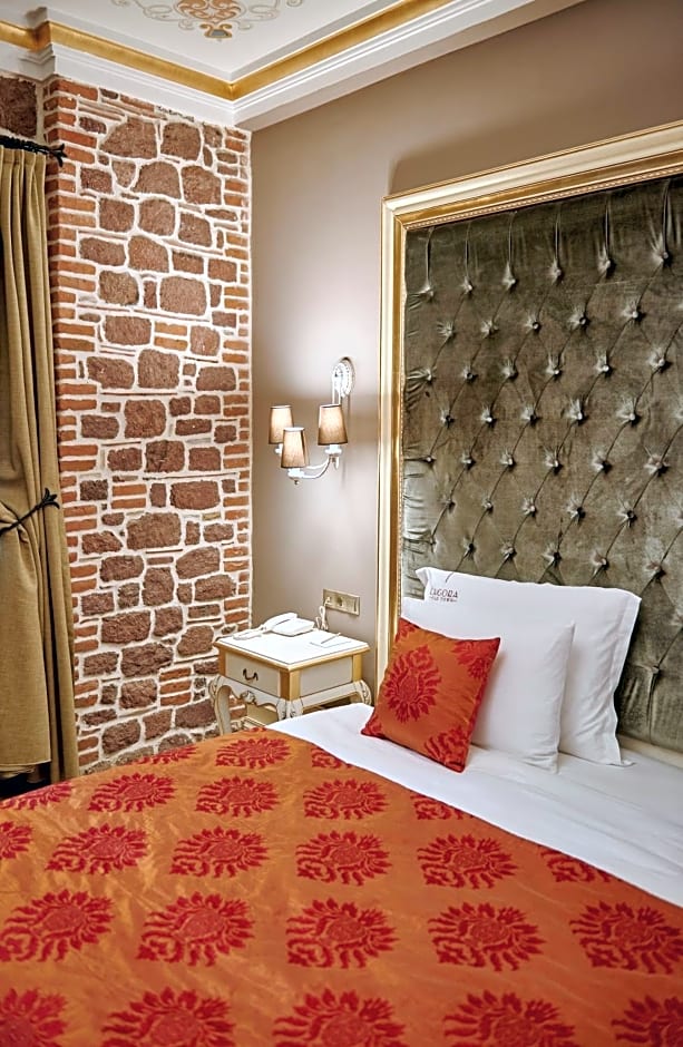 L'Agora Old Town Hotel & Bazaar