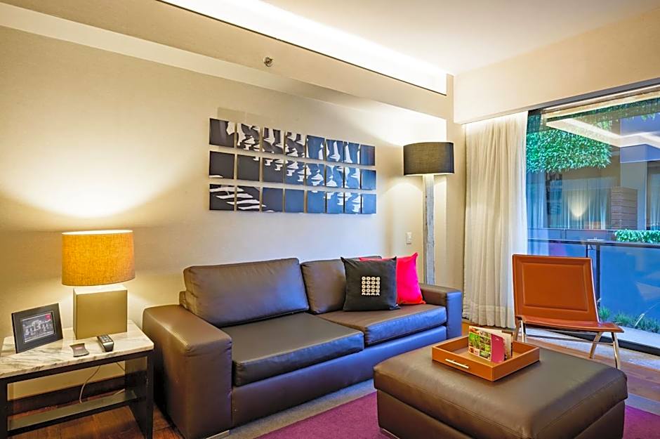 Las Suites Campos Eliseos