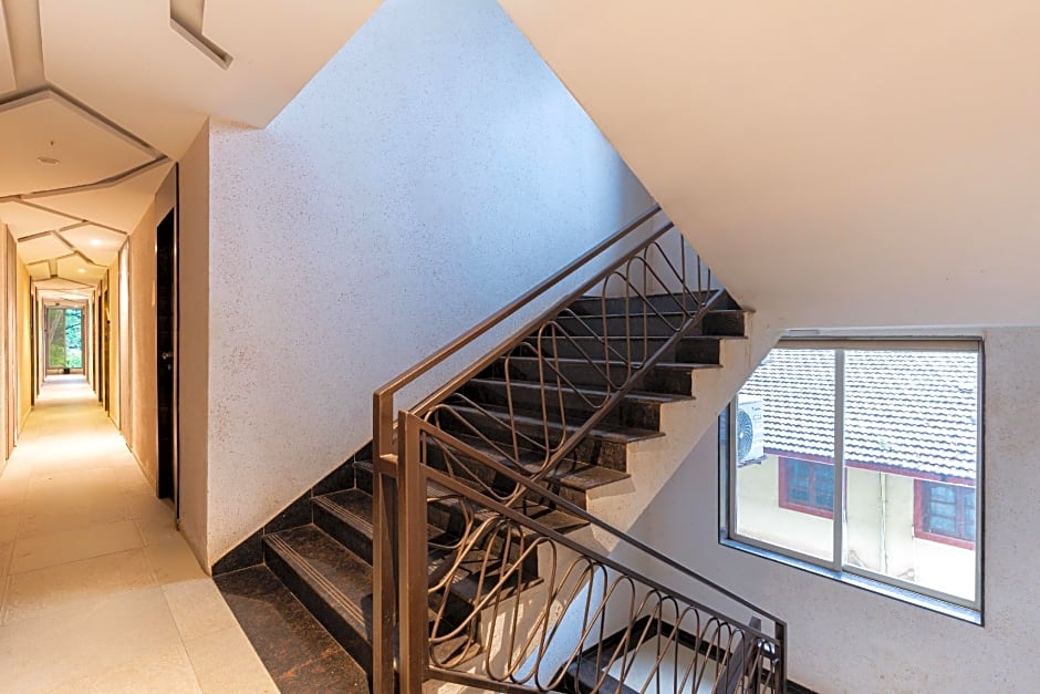 Treebo Supreme Grande