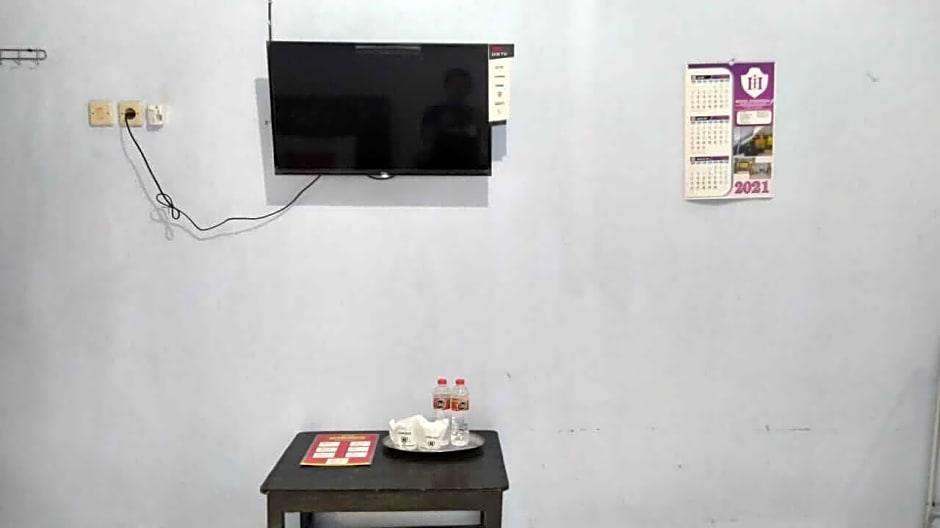 RedDoorz Syariah near Stasiun Pekalongan 3