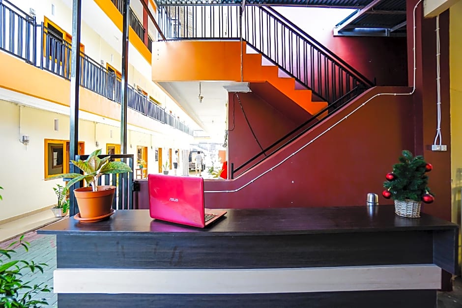 OYO 1720 A2b Residence