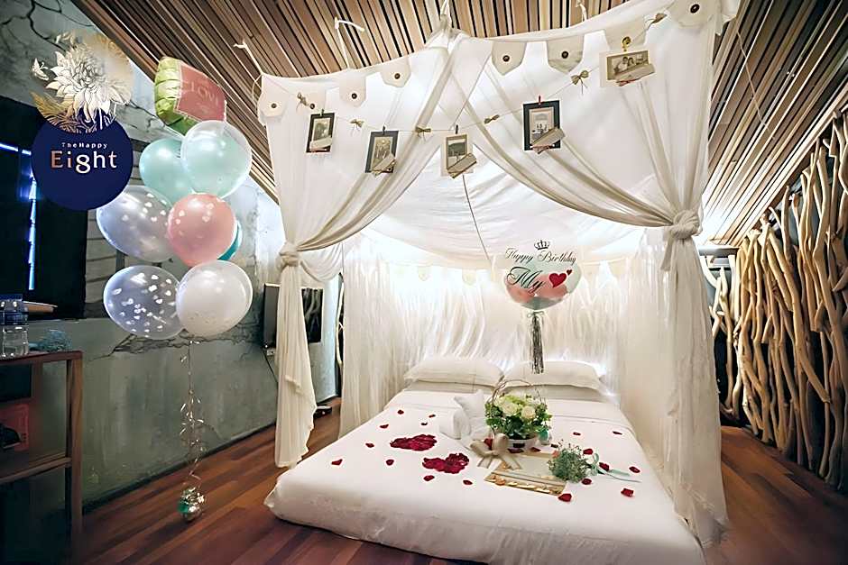 The Happy 8 Retreat @ Old Town