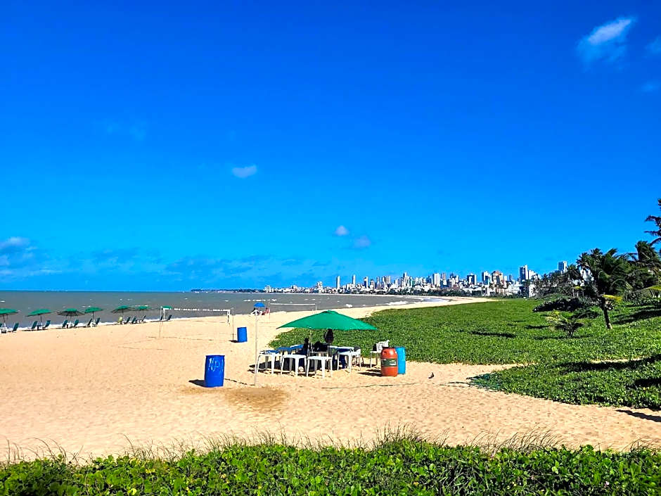 Comfortable flat in front of Bessa beach