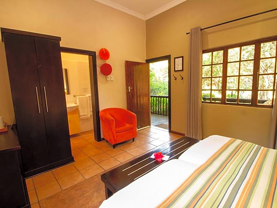 Emdoneni Lodge with Zululand Cat Conservation Project