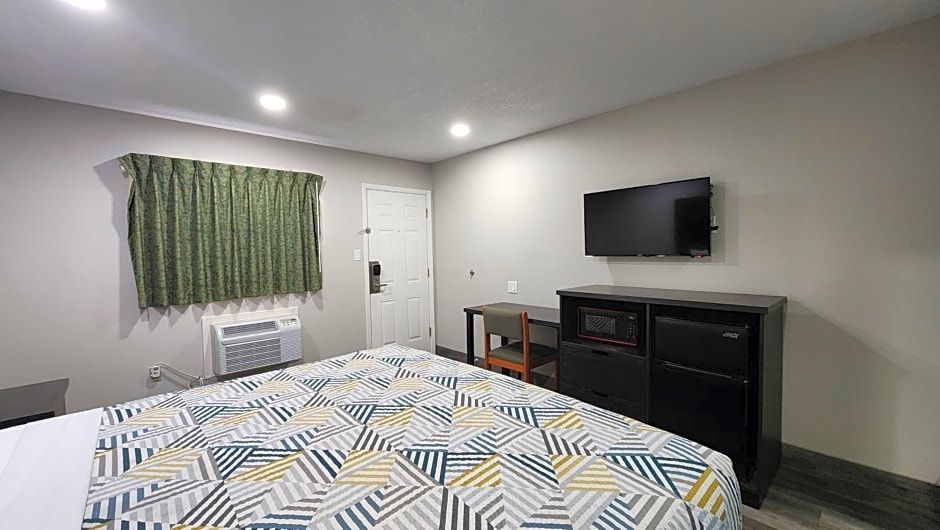 Scottish Inn & Suites