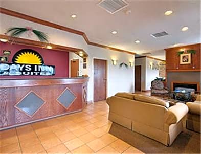Days Inn & Suites by Wyndham Kokomo