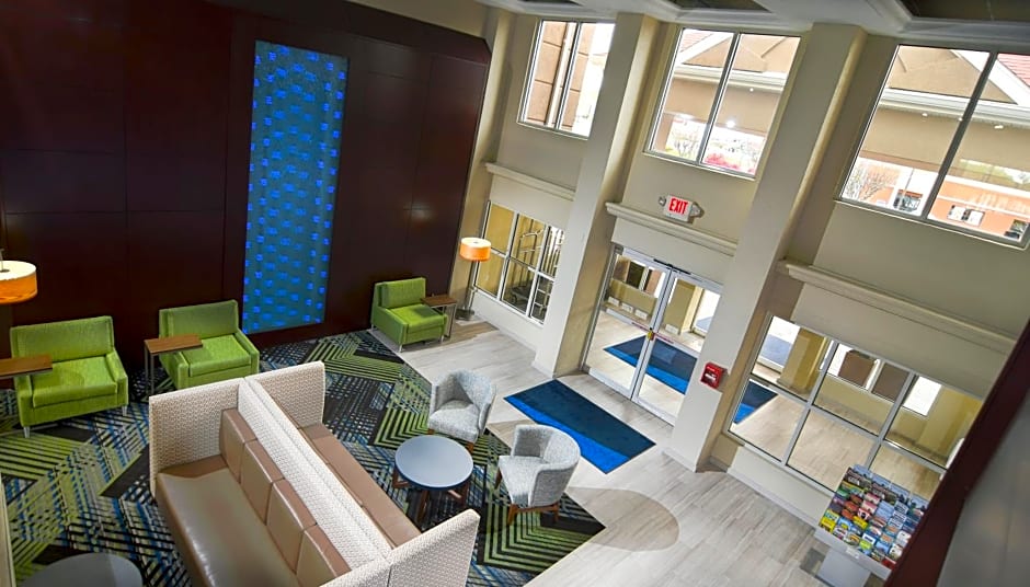 Holiday Inn Express Hotel & Suites Port Clinton-Catawba Island