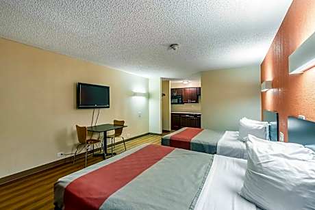 2 Queen Beds | Non-Smoking