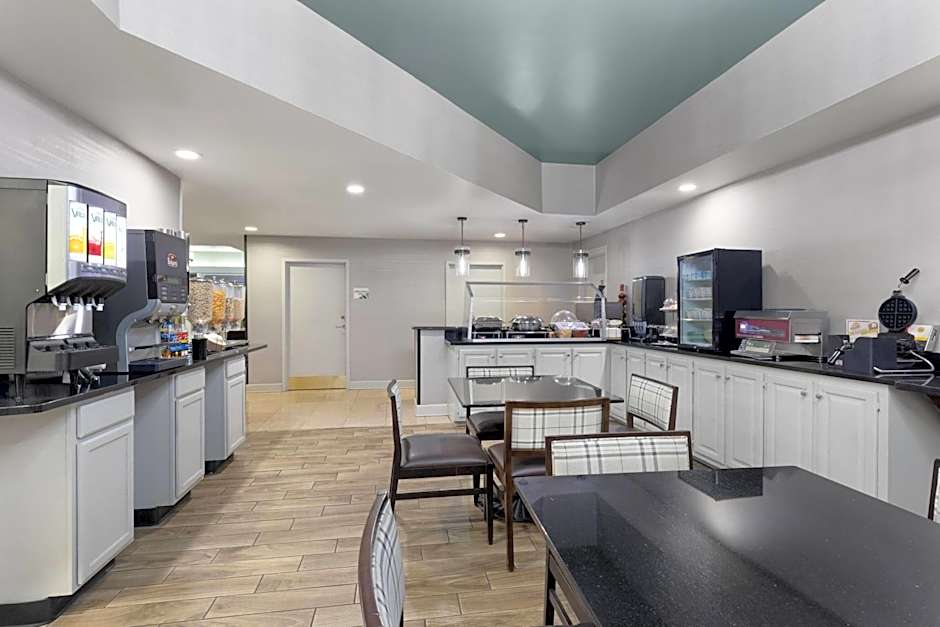 Wingate by Wyndham Greensboro-Coliseum