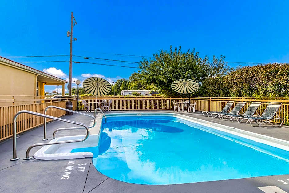 Econo Lodge Norwalk
