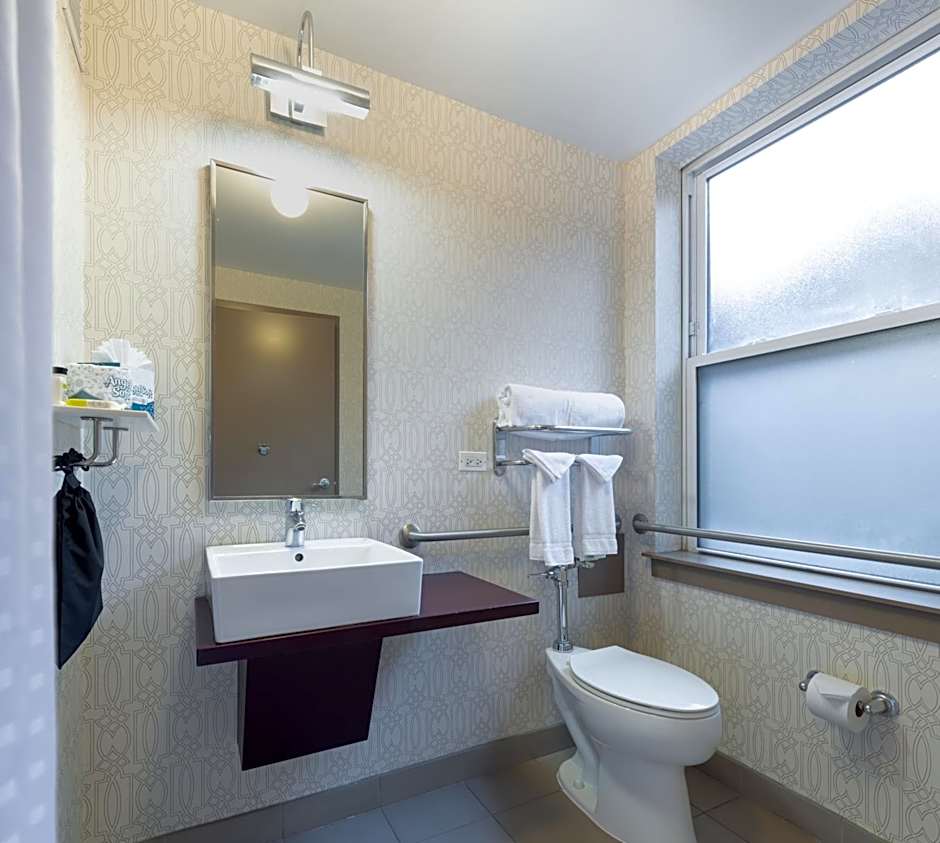 Holiday Inn Express Chicago - Magnificent Mile By IHG