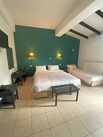 Superior Double Room (Double Bed & Sofa)