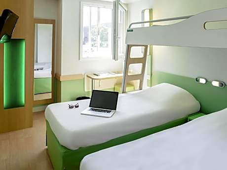 Triple Room with Three Single Beds