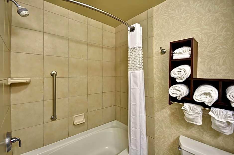 Hampton Inn & Suites North Charleston-University Blvd