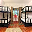 Tropinest bungalows & hostel