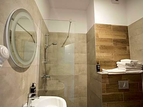 Standard Room With Three Single Beds