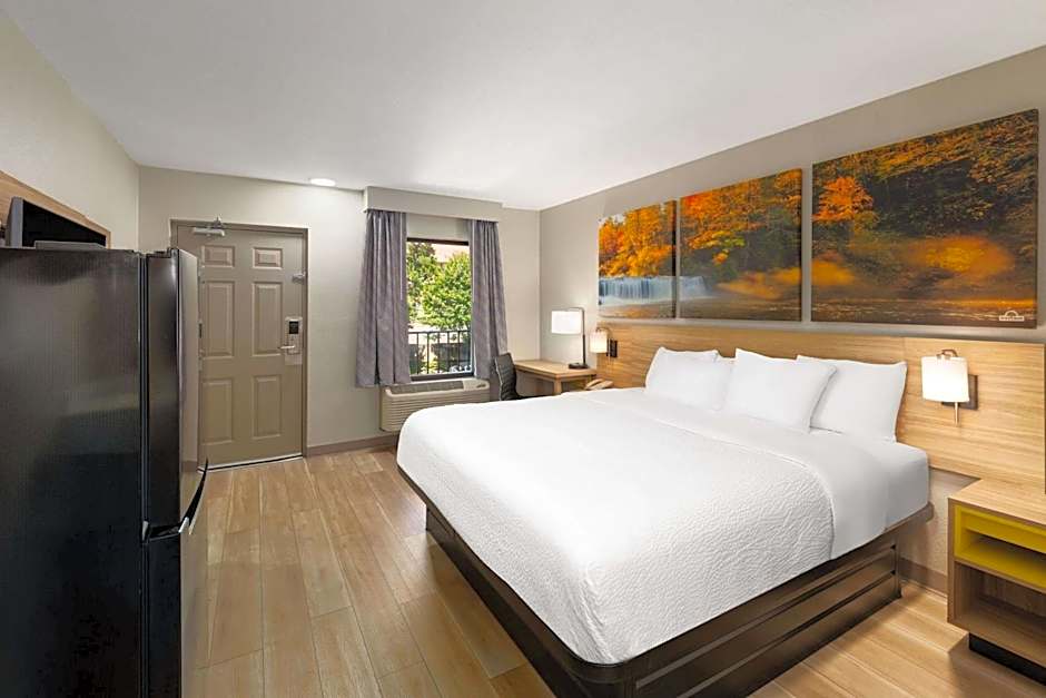Days Inn by Wyndham Helen