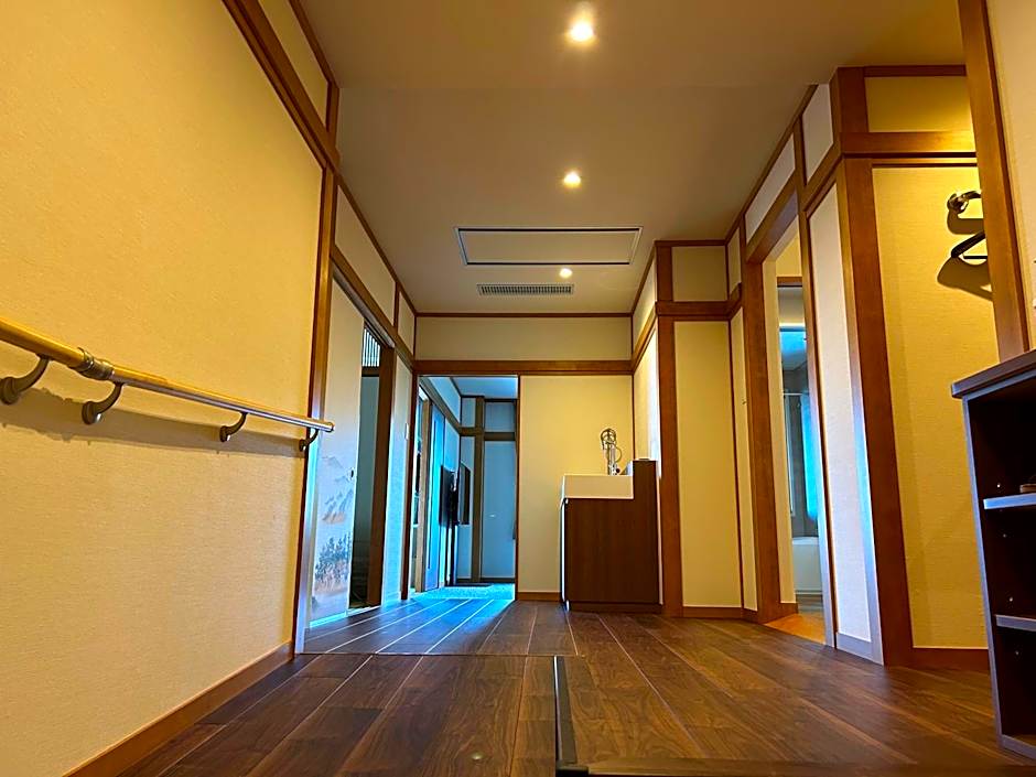 Photo 1 of 17 of Top Floor