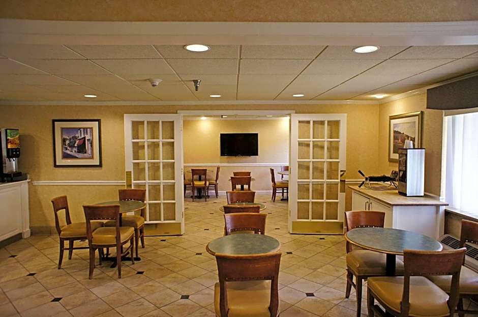 La Quinta Inn & Suites by Wyndham Tampa East Fairgrounds