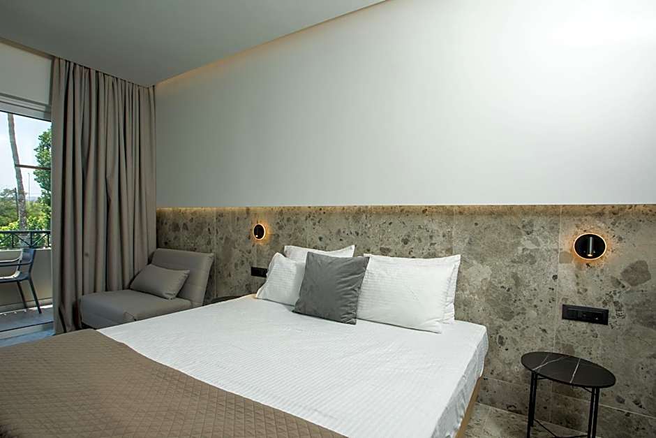 Dias Studios & Suites