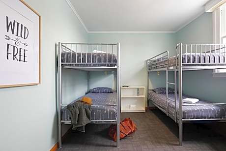 4 Bed dorm Mixed Shared Bathroom