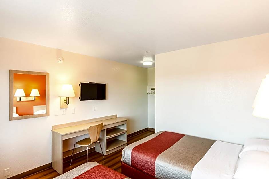 Motel 6-Redding, CA - Central