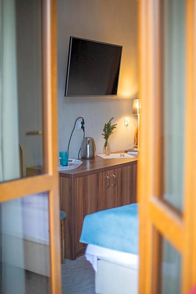 Pod Wzgórzem Bed & Breakfast