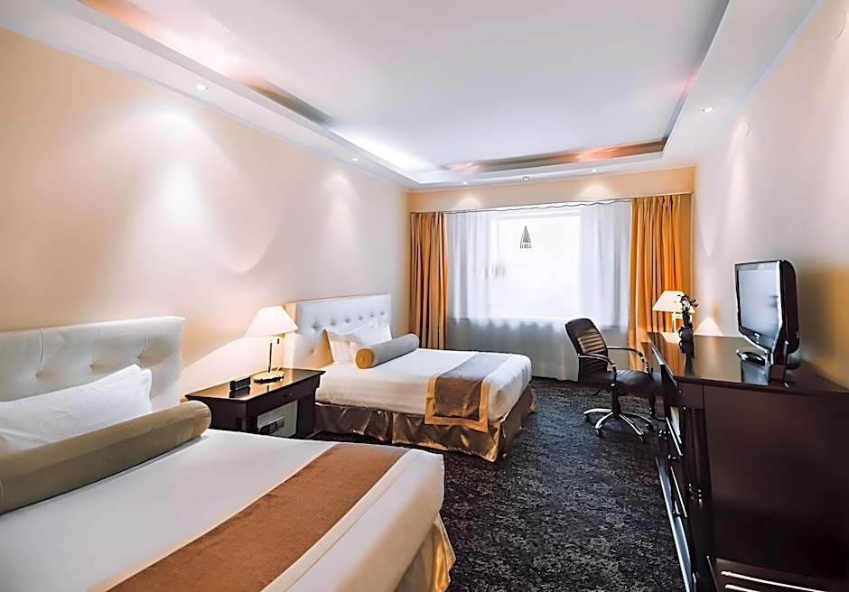 Chinggis Khaan Hotel