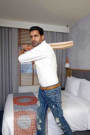 1 Queen Bed Accessible Non Smoking with free laundromat