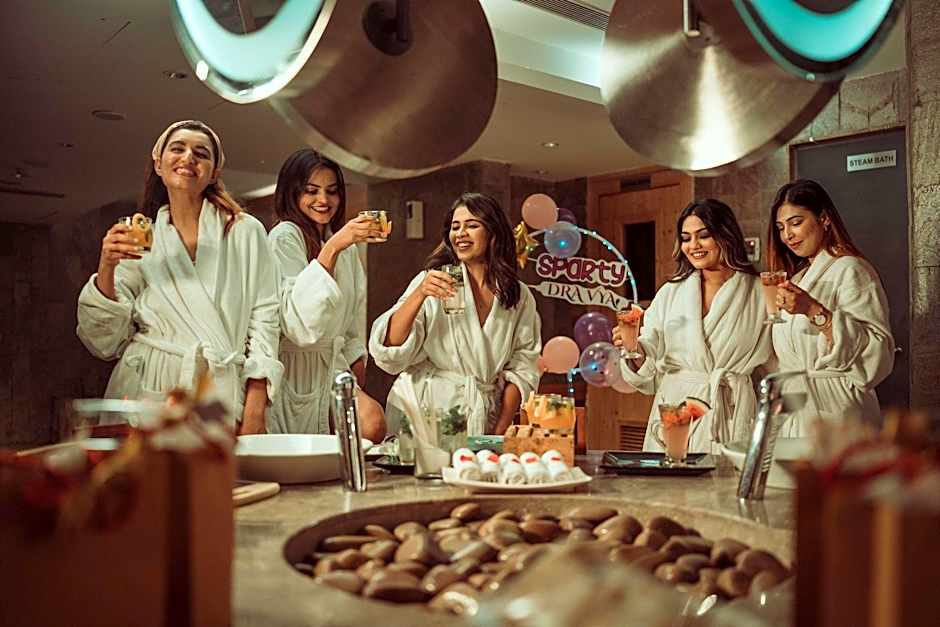 Crowne Plaza Ahmedabad City Centre By IHG