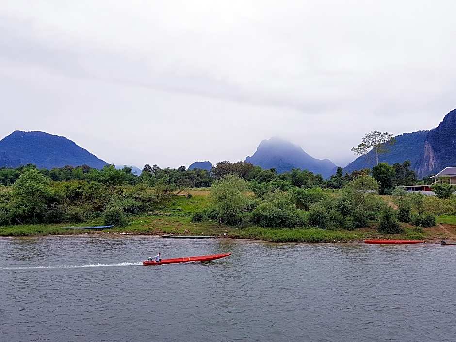 Simon Riverside Hotel