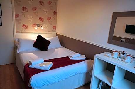 Standard Double Room with Shared Bathroom