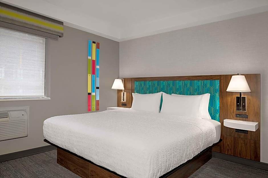 Hampton Inn & Suites by Hilton Toronto Downtown