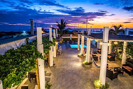 Hotel La Ría Playas