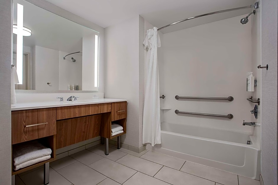 Photo 1 of 18 of 1 King Bed Suite, Hearing/Mobility Accessible, Bathtub