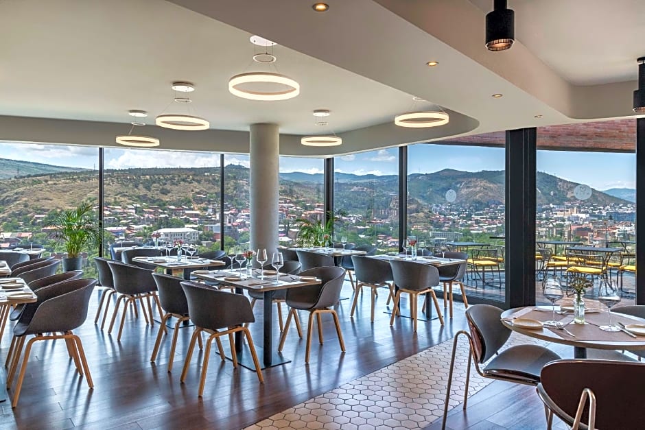 Golden Tulip Design Tbilisi