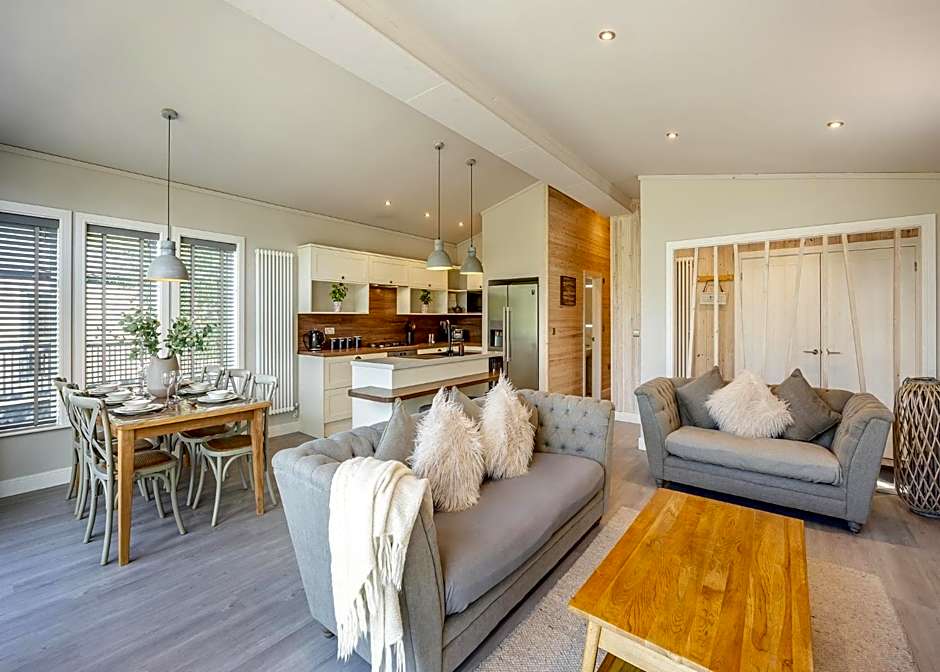 Woodhall Country Park Lodges