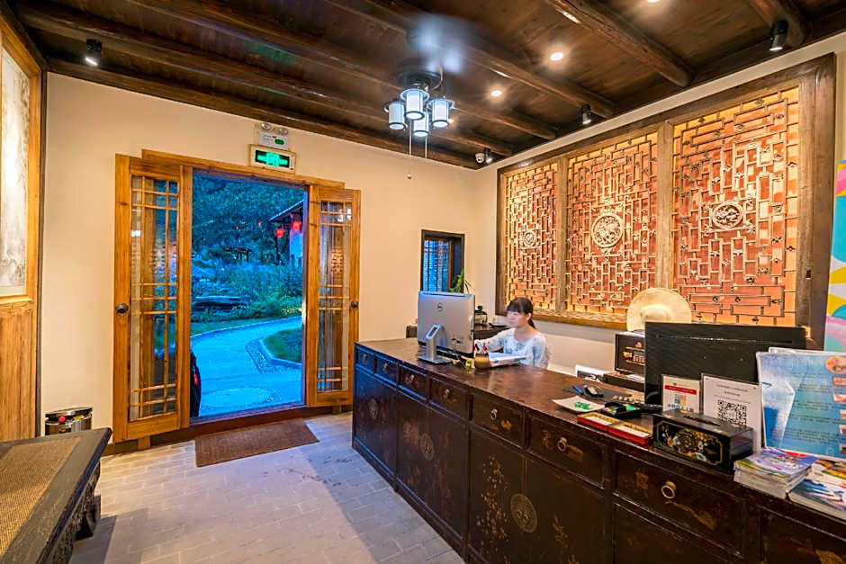 Yangshuo Ancient Garden Boutique Hotel-Free pick up from Airport or TS for 4 nights or more