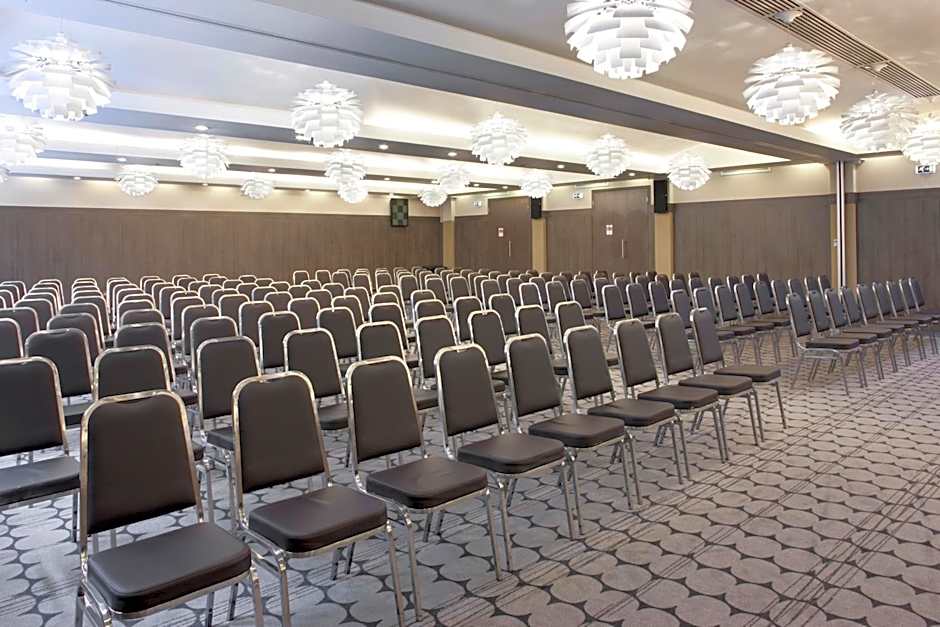 Crowne Plaza London - Kingston By IHG