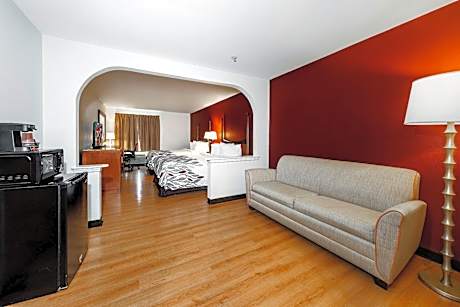 Suite King with Spa Bath Smoking