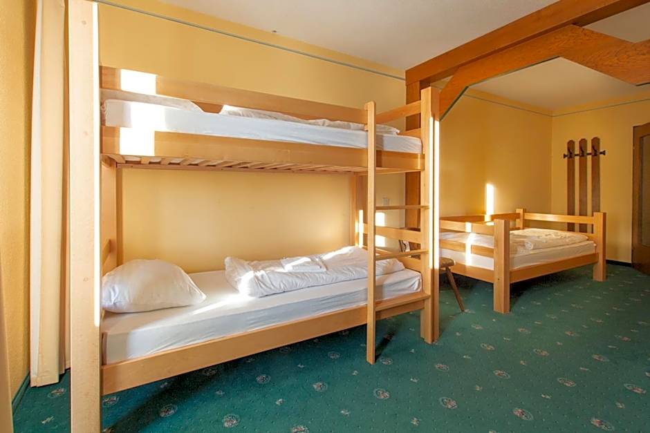 Mountain Hotel & Hostel