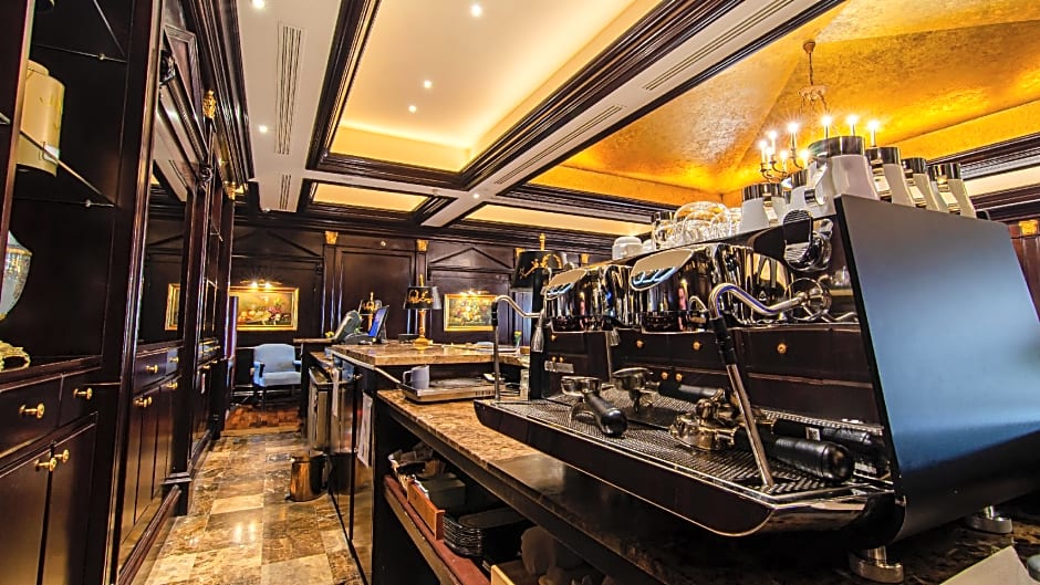 Al Aziziyah Boutique Hotel