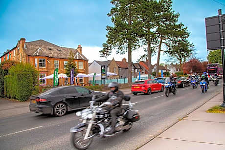 Pine Lodge Hotel & Restaurant Mansfield